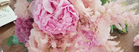 La sposa ed il suo abito perfetto in un giorno speciale La sposa ed il suo abito perfetto in un giorno speciale