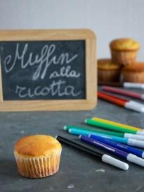 Muffin alla ricotta con cuore morbido di cioccolata Muffin alla ricotta con cuore morbido di cioccolata