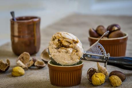 Gelato di castagne, dolce tipico della tradizione lunigianese. Gelato di castagne, dolce tipico della tradizione lunigianese.