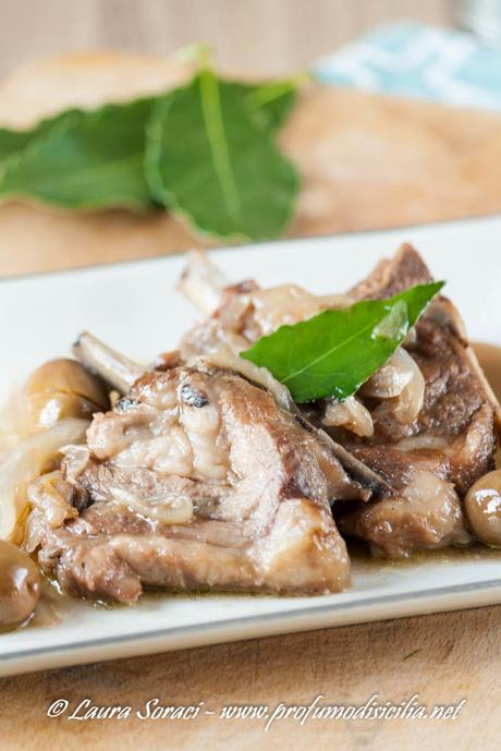 Agnello con Olive Verdi e Alloro come in Sardegna Agnello con Olive e Alloro come in Sardegna