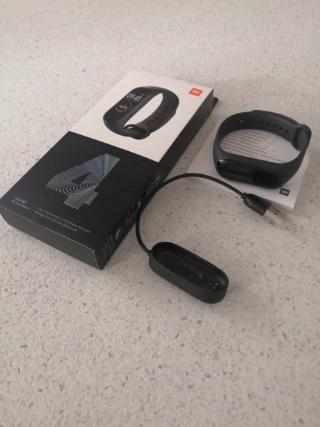 Recensione Xiaomi Mi Band 4: smartband dal grande rapporto qualità/prezzo Recensione Xiaomi Mi Band 4: smartband dal grande rapporto qualità/prezzo