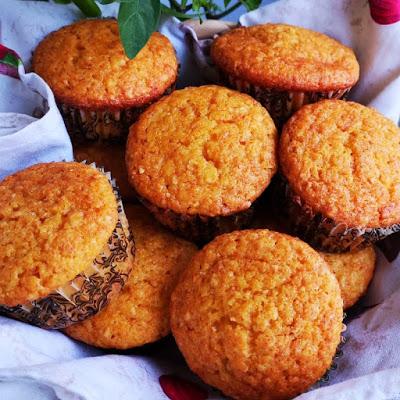 Muffin: Muffin carote, amaretti e mandorle Muffin: Muffin carote, amaretti e mandorle