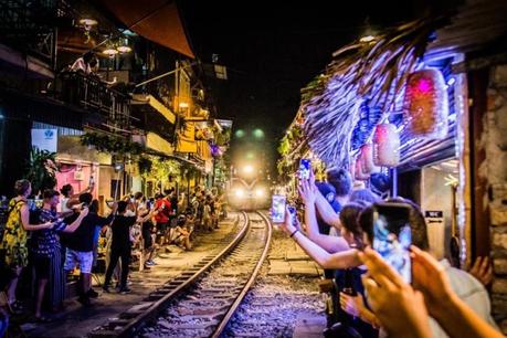 Curiosità sul Vietnam (e sui vietnamiti) Curiosità sul Vietnam (e sui vietnamiti)
