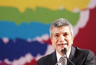 Il governatore Vendola inaugura mostra sugli ulivi secolari a Bruxelles.