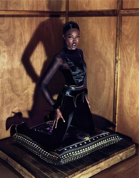 Naomi Campbell per la Campagna Pubblicitaria di Givenchy A/I 2012