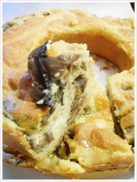 Ciambella rustica con funghi e caciotta