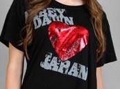 Avril Lavigne lancia t-shirt Giappone
