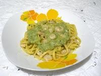 CORDONI DI FRATE CON PESTO DI ZUCCHINE E GAMBERETTI