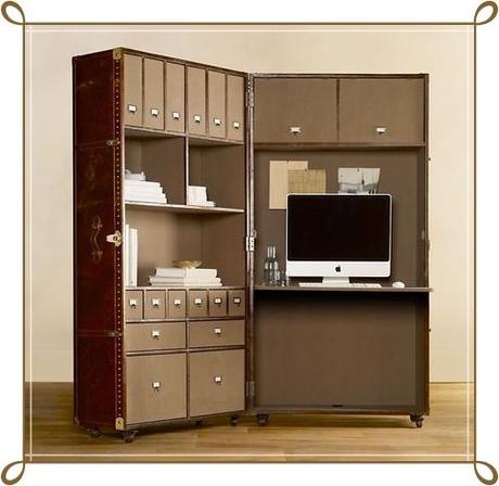 Shabby chic on Friday: vintage trunks...