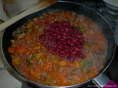 BURRITOS CON CHILI