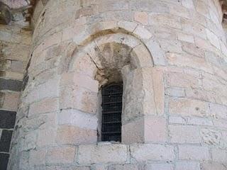 ARCHEOLOGIA SARDA: VISITA ALLA CHIESA E AL NURAGHE DI SANTA SABINA - SILANUS