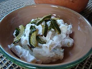 Rigatoni con ricotta e zucchine al basilico