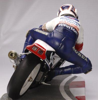 Diorama - Wayne Gardner & Honda RVF 750 8 Hours Suzuka 1987 (Tamiya) by Utage Factory House