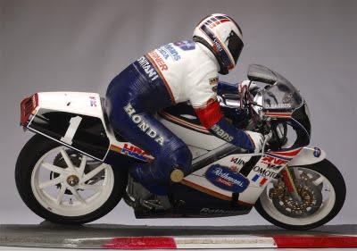 Diorama - Wayne Gardner & Honda RVF 750 8 Hours Suzuka 1987 (Tamiya) by Utage Factory House