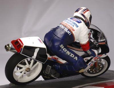 Diorama - Wayne Gardner & Honda RVF 750 8 Hours Suzuka 1987 (Tamiya) by Utage Factory House