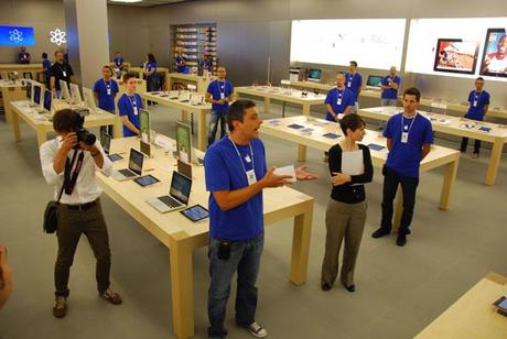 A Rozzano ha aperto il quinto Apple Store italiano