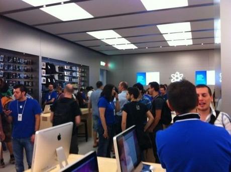 Apertura Apple Store Fiordaliso di Rozzano a Milano, ecco l’inaugurazione