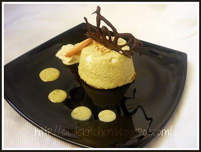 Semifreddo ai pistacchi di Bronte arricchito con meringhe