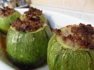 QUATTRO GROSSE GRASSE ZUCCHINE ....E IL LORO RIPIENO......