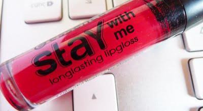 Essence Stay With Me Longlasting Lipgloss (Kiss Kiss Kiss)