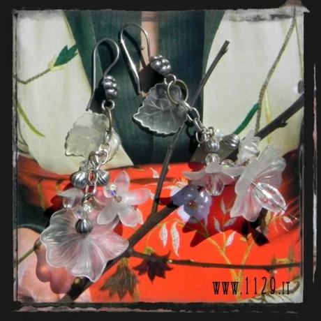 LFLUCI-orecchini-bianchi-fiori-argento-white-lucite-flowers-silver-earrings-1129