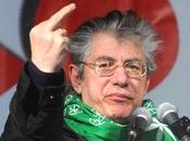 carne Orso rimasta indigesta Bossi. Yoghi Bubu sono salvi, ora.