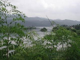 Corea: gruppo di giovani si suicida buttandosi nel fiume Bukhan. Una sola superstite