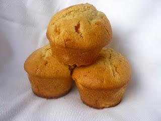 Muffins di farina integrale con miele e albicocche