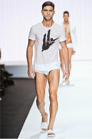 MY MFW SS 2012: DIRK BIKKEMBERGS SPORT COUTURE, un tuffo in passerella