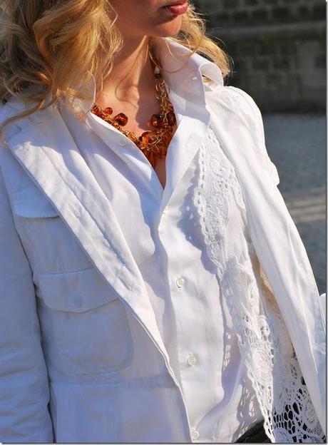 Ton sur ton, pizzo gilet, camicia bianca, white shirt, vestire bianco, look casual, balenciaga