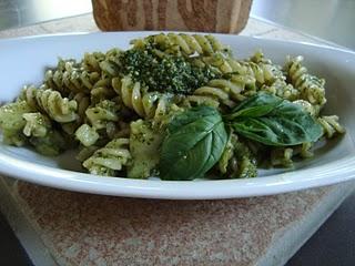 Fusilli filanti al pesto di basilico