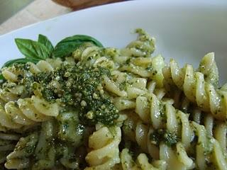 Fusilli filanti al pesto di basilico