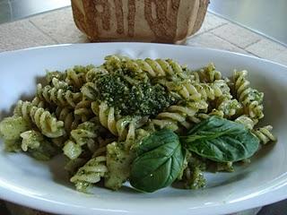 Fusilli filanti al pesto di basilico