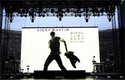 Arena di Verona quasi piena: proteste e sit in contro Ricky Martin