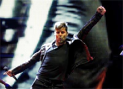 Arena di Verona quasi piena: proteste e sit in contro Ricky Martin