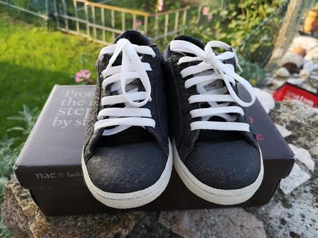 Vendesi sneakers NAE Vegan Shoes - modello Basic Piñatex n. 36 Vendesi sneakers NAE Vegan Shoes - modello Basic Piñatex n. 36
