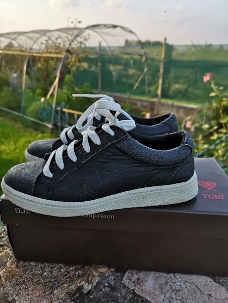 Vendesi sneakers NAE Vegan Shoes - modello Basic Piñatex n. 36 Vendesi sneakers NAE Vegan Shoes - modello Basic Piñatex n. 36