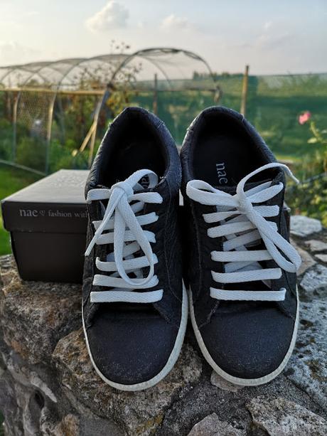 Vendesi sneakers NAE Vegan Shoes - modello Basic Piñatex n. 36 Vendesi sneakers NAE Vegan Shoes - modello Basic Piñatex n. 36