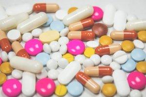 Big Pharma controlla medici ed enti sanitari. Ai pazienti va garantita totale trasparenza farmaci
