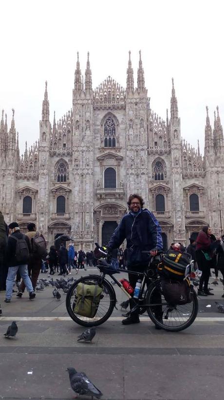 La Pazza Avventura di Claudio Piani da Milano all’Australia Senza Aerei e Dal Tibet all’Italia in Bici viaggiare da solo in Asia