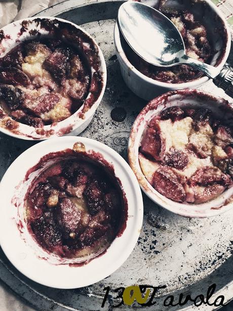 CLAFOUTIS DI PRUGNE CON FARINA DI MANDORLE CLAFOUTIS DI PRUGNE CON FARINA DI MANDORLE