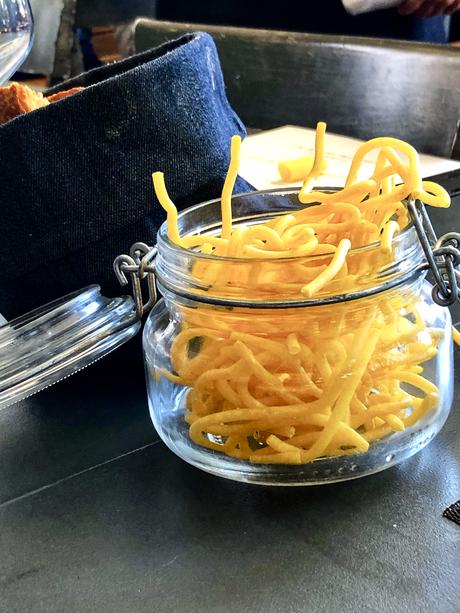 A TAVOLA CON IL SALOTTO: BIGOLI AL SUGO DI ANATRA IL PIATTO DELLA TRADIZIONE VENETA bigotti al sugo di anatra