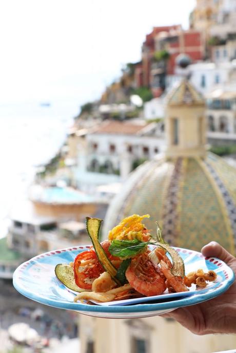 Le Sirenuse di Positano: Press Lunch al Ristorante La Sponda, dove cielo e mare incontrano le eccellenze della cucina mediterranea Le Sirenuse di Positano: Press Lunch al Ristorante La Sponda, dove cielo e mare incontrano le eccellenze della cucina mediterranea