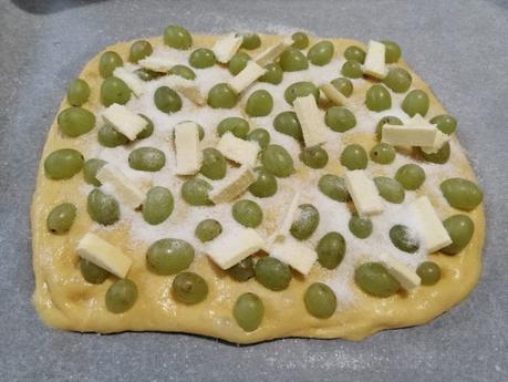Focaccia dolce all’uva Focaccia dolce all’uva