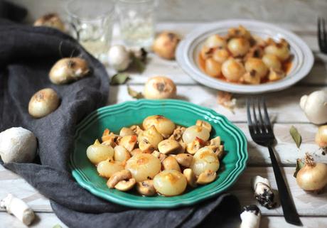 stifado ai funghi / stifado me manitaria stifado ai funghi / stifado me manitaria
