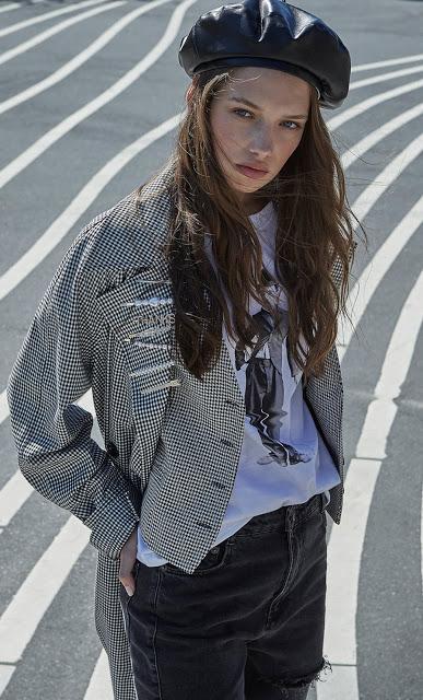 FALL 2019 TREND ALERT: THE NEW ROMANTIC GRUNGE STYLE FALL 2019 TREND ALERT: THE NEW ROMANTIC GRUNGE STYLE