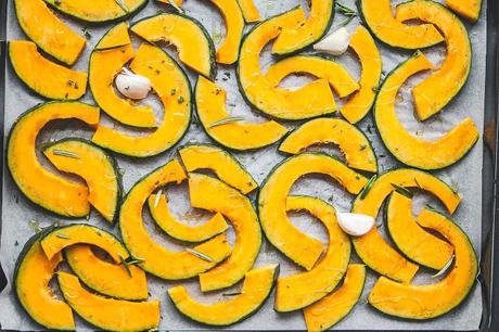 Zucca al forno, la ricetta per un contorno autunnale sfizioso Zucca al forno, la ricetta per un contorno autunnale sfizioso
