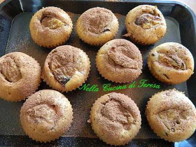 MUFFIN MIELE DI CASTAGNO FICHI E CIOCCOLATO MUFFIN MIELE DI CASTAGNO FICHI E CIOCCOLATO
