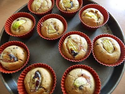 MUFFIN MIELE DI CASTAGNO FICHI E CIOCCOLATO MUFFIN MIELE DI CASTAGNO FICHI E CIOCCOLATO