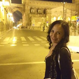 “Lezioni americane”. Viaggio linguistico-culturale nel Continente sempre nuovo insieme ad Anna Lane “Lezioni americane”. Viaggio linguistico-culturale nel Continente sempre nuovo insieme ad Anna Lane